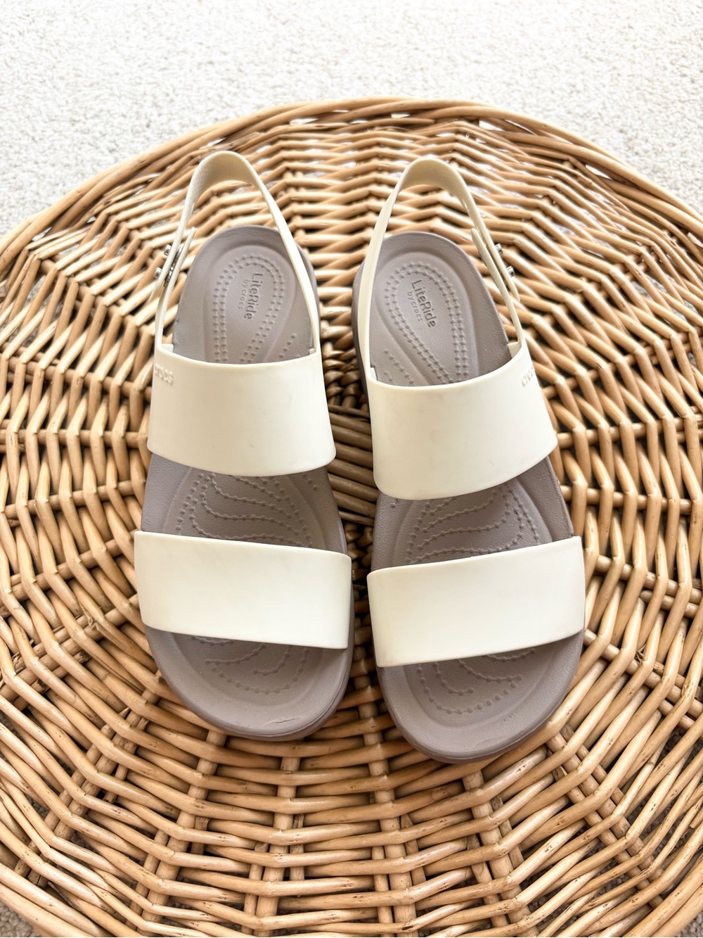 CROCS Ivory Beige Brooklyn Low Wedge Platform Sandals Women's Size 7 - Picture 3 of 9